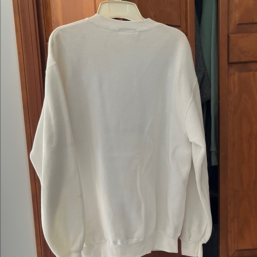 Vintage Walt Disney World White Crewneck with Black Mickey Silhouette - Picture 11 of 11